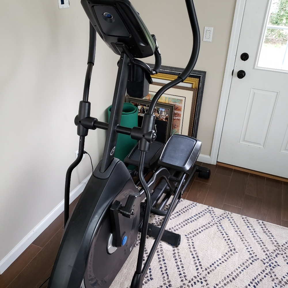 Nautilus E616 Elliptical Trainer - like new, used no more than 5 times.